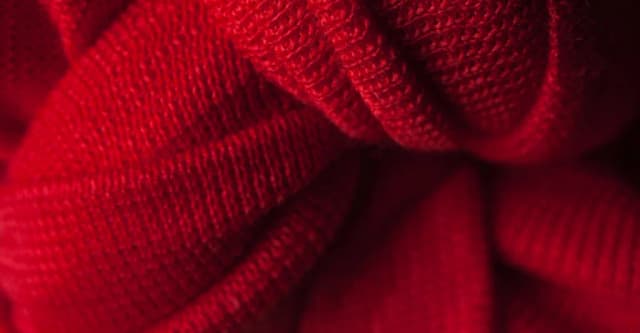 Najlepsza wełna na sweter - uniknij błędów przy wyborze włókna